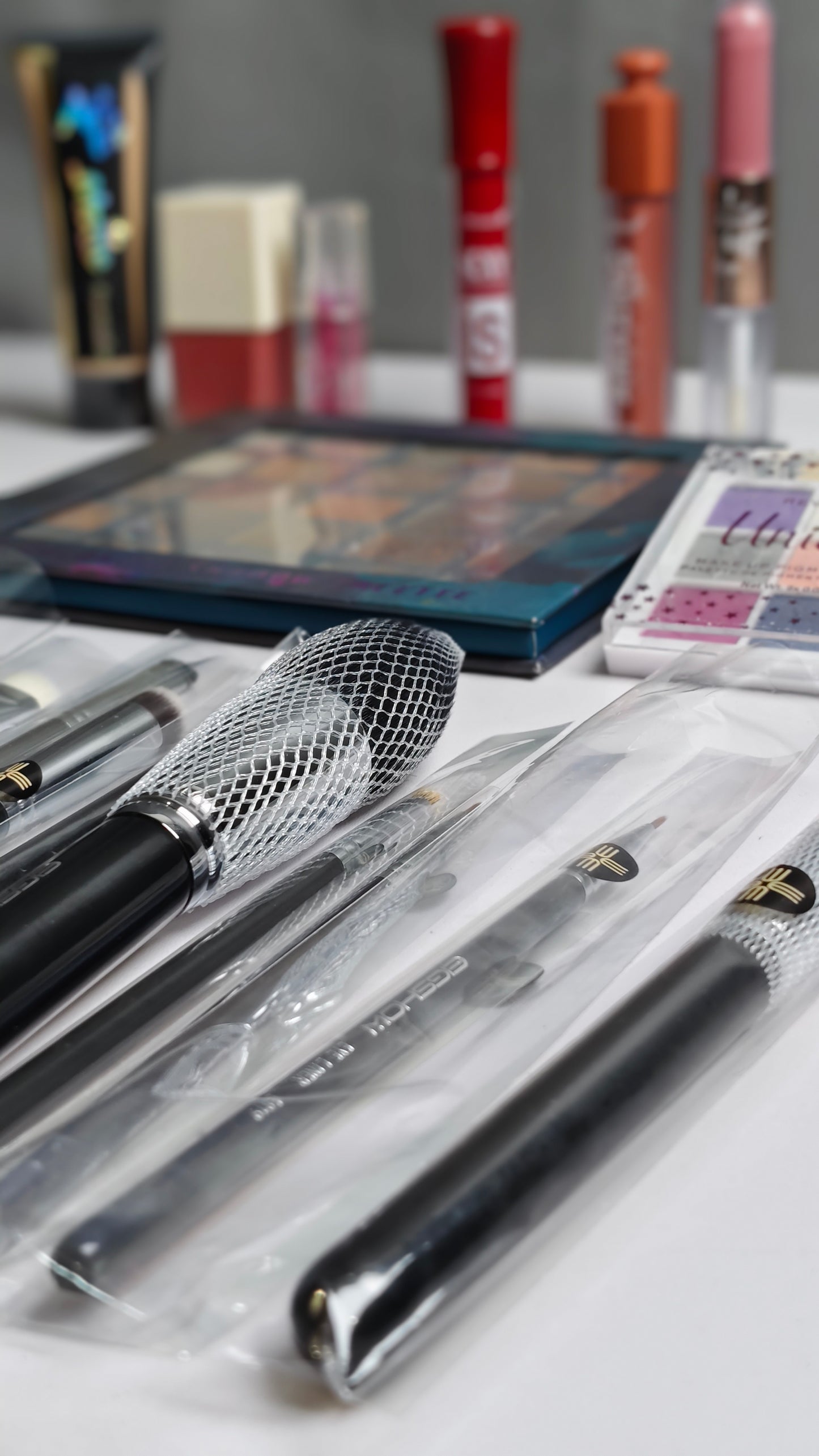 21 in 1 deal full makeup box